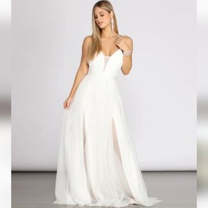 Size 3 Windsor white tulle a-line v neck adjustable strap long gown